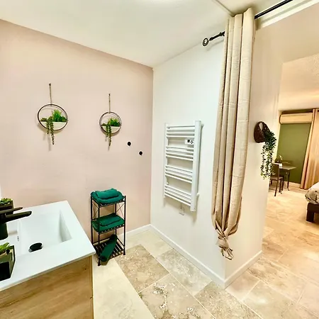 Du Mas - Amazonite * Saint-Laurent-dʼAigouze